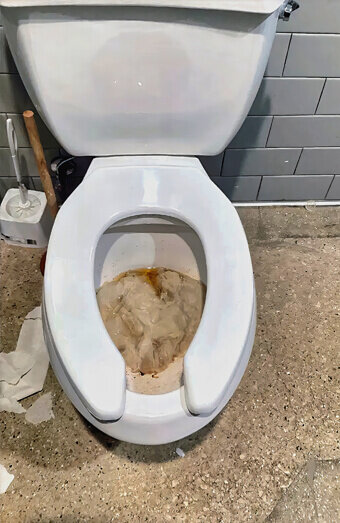 https://blockeddrainsellenbrook.com.au/uploads/2025/07/blocked-toilet-27776.jpg